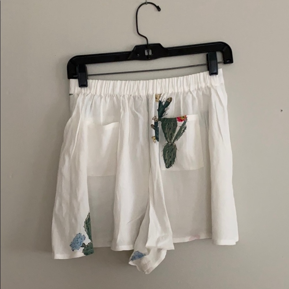 Flowy Wildfox Shorts - Picture 2 of 3
